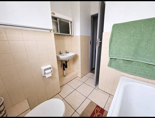 3 BEDROOM FLAT FOR SALE IN THREE RIVERS